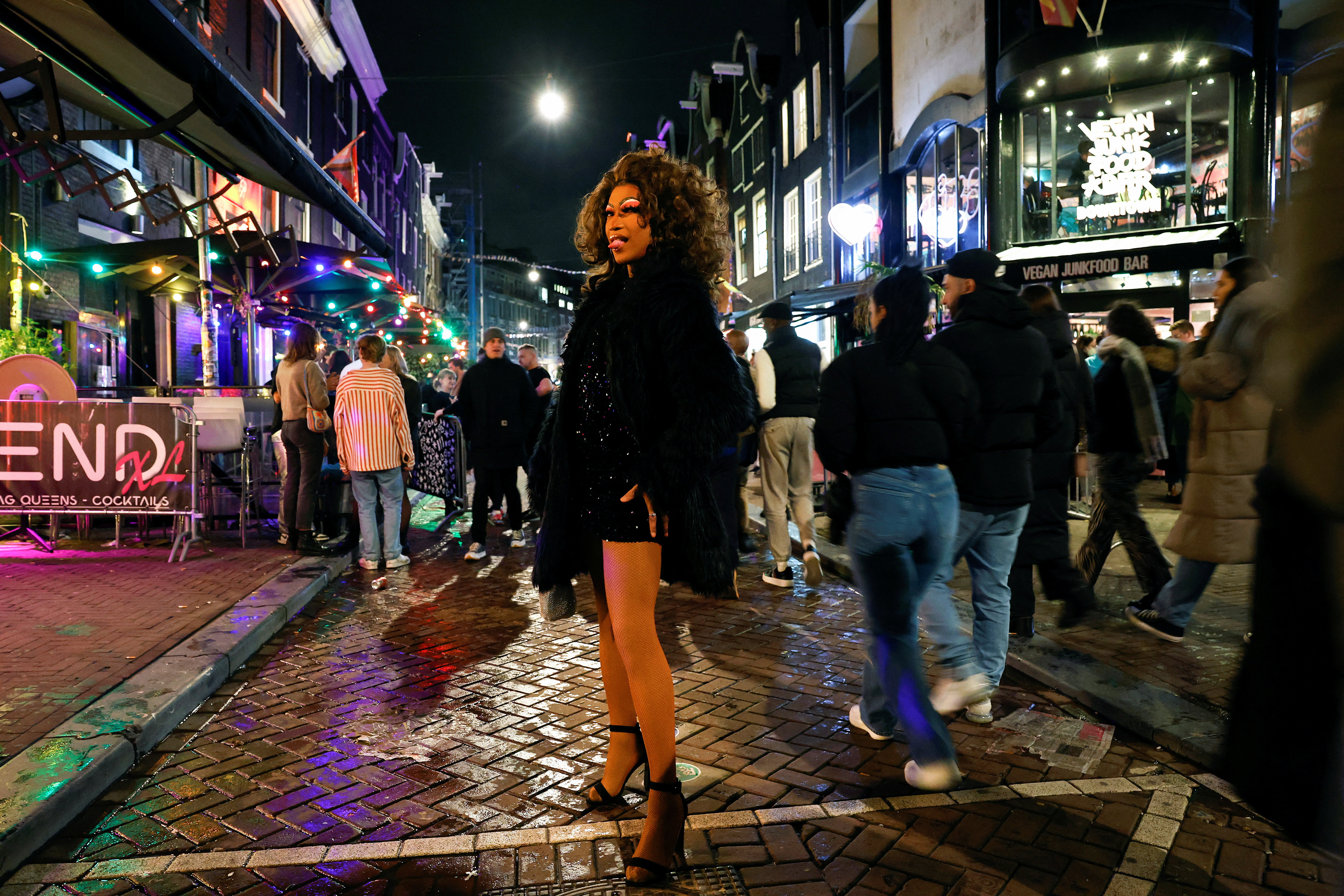 Amsterdam Barla Gece Kulüpleri